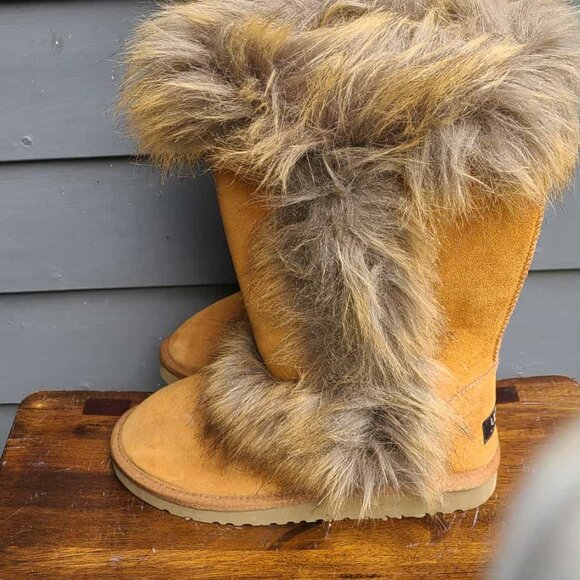 UGG Australis Foxy Suede Shearling UGG Boots size 8 - Picture 2 of 15